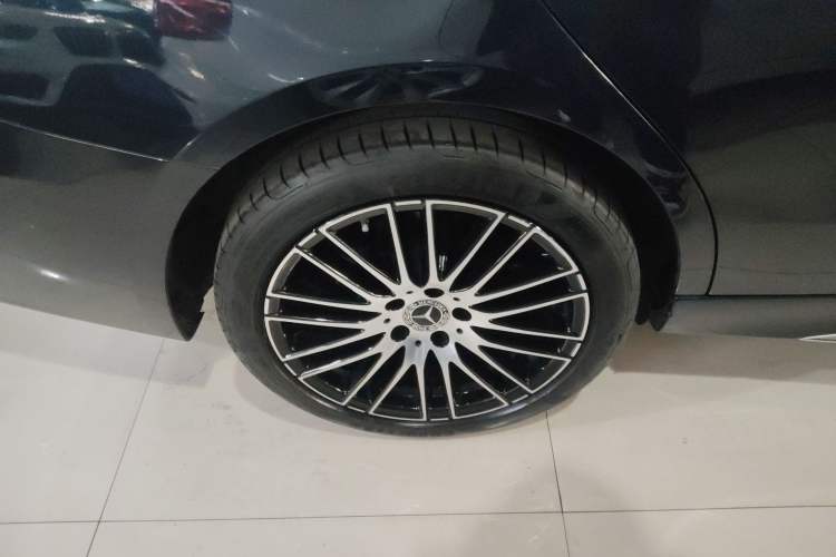 Used Mercedes-Benz C-Class 2023 Revised C 200 L Sport Edition Right Rear Wheel Hub