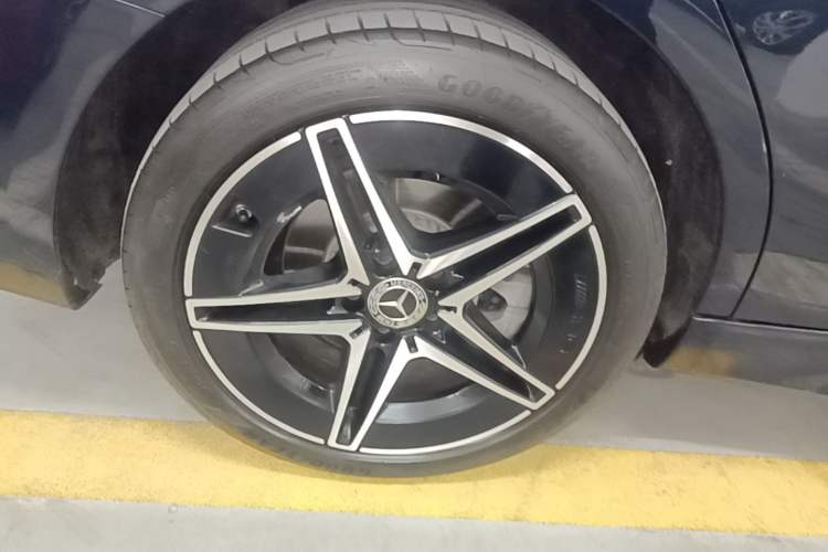 Used Mercedes-Benz C-Class 2023 C 260 L Bright Night Sports Edition Right Rear Wheel Hub