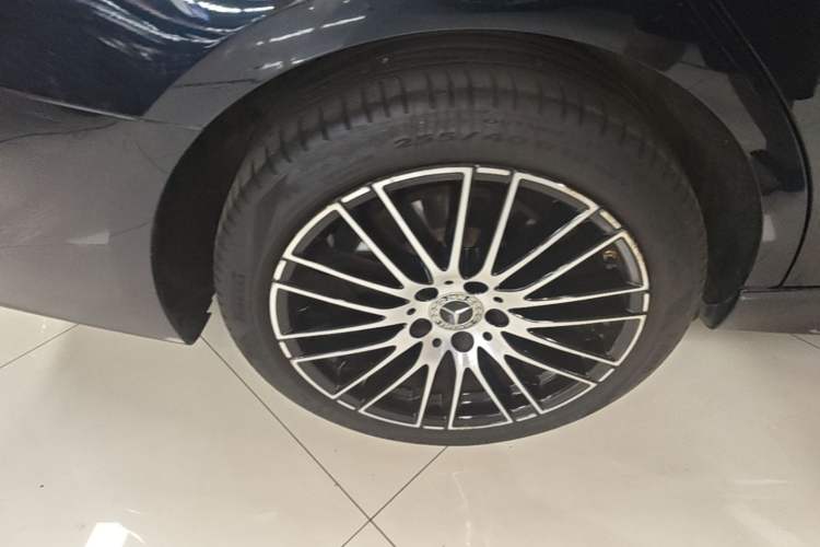 Used Mercedes-Benz C-Class 2023 Restyled C 260 L Sport Edition Right Rear Wheel Hub
