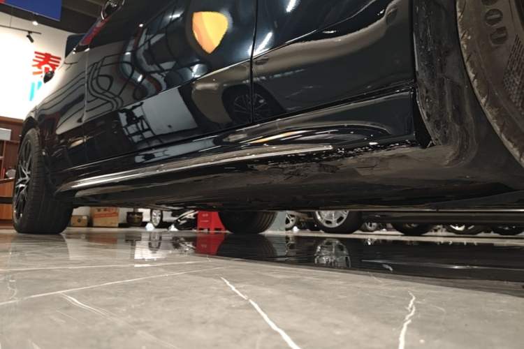 Used Mercedes-Benz C-Class 2023 Revised C 200 L Sport Edition Right Side Sill
