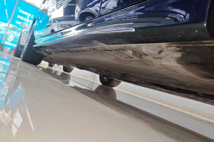 Used Mercedes-Benz C-Class 2023 C 260 L Sport Edition Right Side Sill