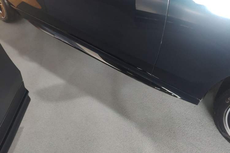 Used Mercedes-Benz C-Class 2023 Restyled C 260 L Night Edition Sports Version Right Side Sill