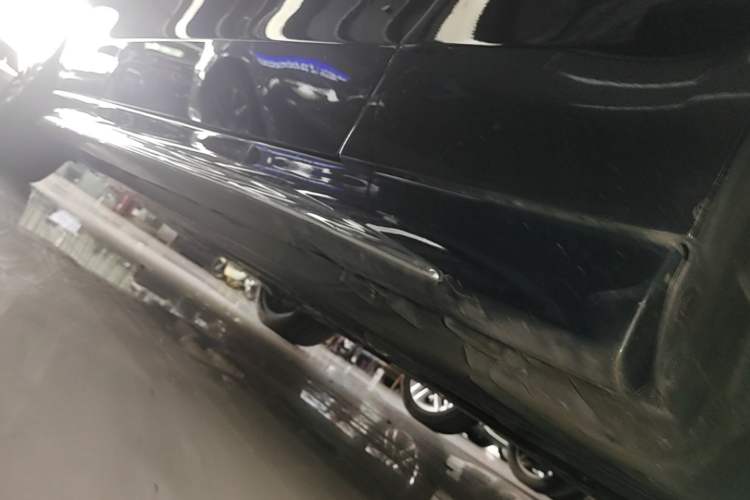 Used Mercedes-Benz C-Class 2023 C 260 L Sport Edition Right Side Sill