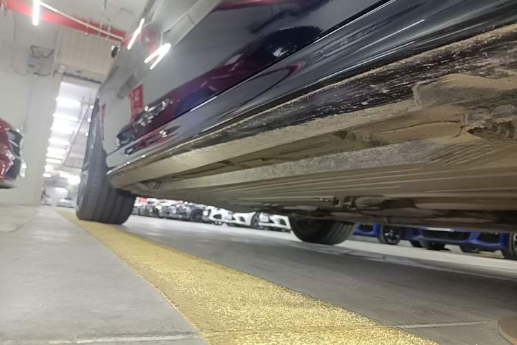Used Mercedes-Benz C-Class 2023 C 260 L Bright Night Sports Edition Right Side Sill