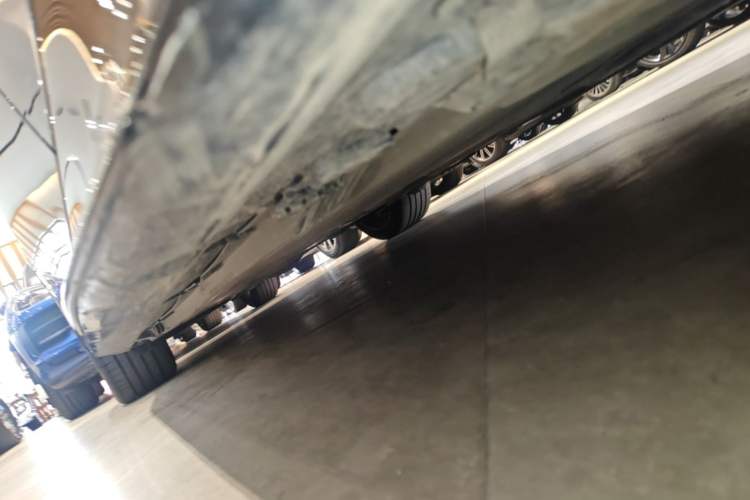 Used Mercedes-Benz C-Class 2023 C 260 L Bright Night Sports Edition Right Side Sill