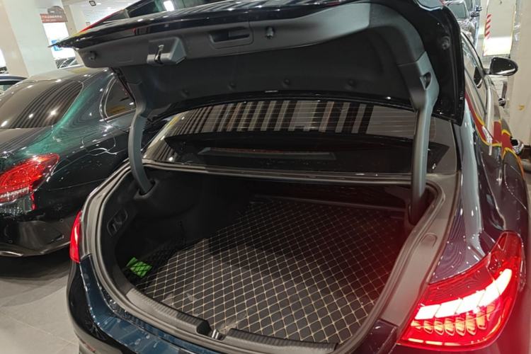 Used Mercedes-Benz C-Class 2023 Revised C 200 L Sport Edition Trunk