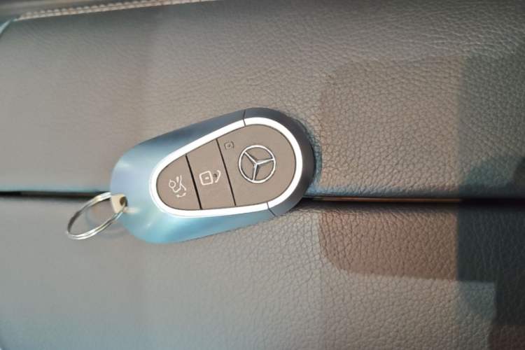 Used Mercedes-Benz C-Class 2023 Second Facelift C 260 L Sport Edition Vehicle Key