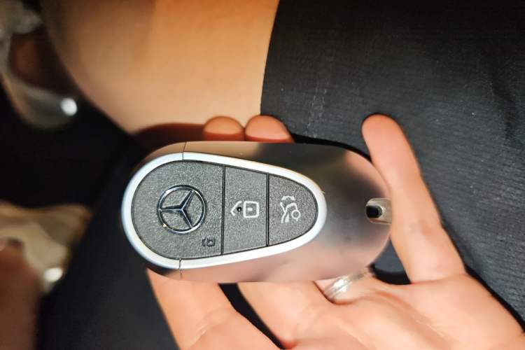 Used Mercedes-Benz C-Class 2023 C 260 L Bright Night Sports Edition Vehicle Key