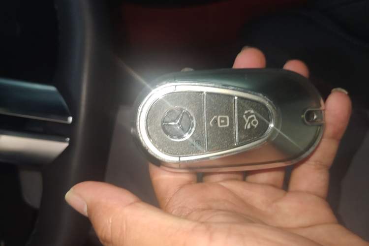 Used Mercedes-Benz C-Class 2023 Restyled C 260 L Night Edition Sports Version Vehicle Key