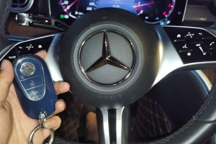 Used Mercedes-Benz C-Class 2023 Facelift C 260 L Vehicle Key
