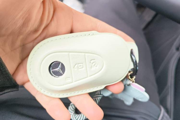 Used Mercedes-Benz C-Class 2023 Restyled C 260 L Sport Edition Vehicle Key