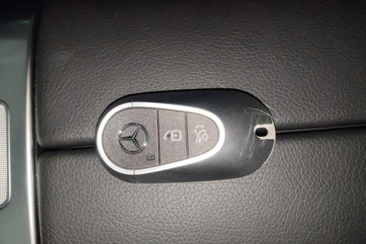 Used Mercedes-Benz C-Class 2023 Revised C 200 L Sport Edition Vehicle Key