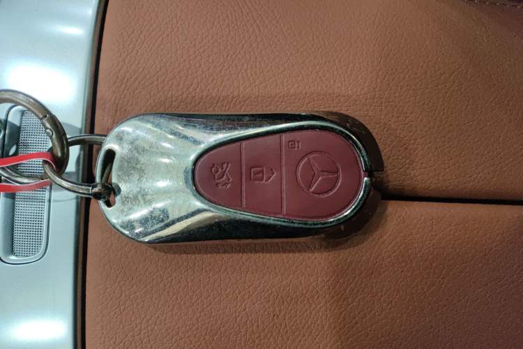 Used Mercedes-Benz C-Class 2023 Restyled C 260 L Night Edition Sports Version Vehicle Key