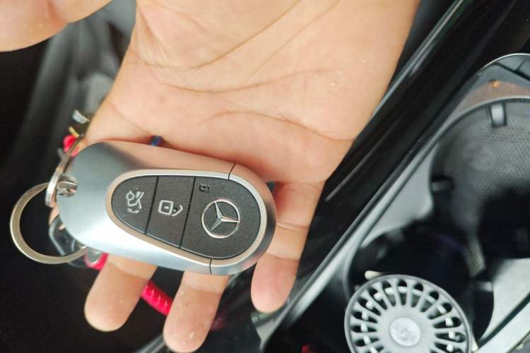 Used Mercedes-Benz C-Class 2023 Second Facelift C 260 L Sport Edition Vehicle Key