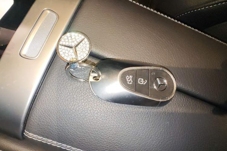 Used Mercedes-Benz C-Class 2023 C 200 L Sport Edition Vehicle Key