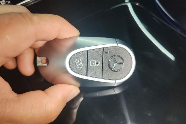 Used Mercedes-Benz C-Class 2023 Facelift C 260 L Vehicle Key
