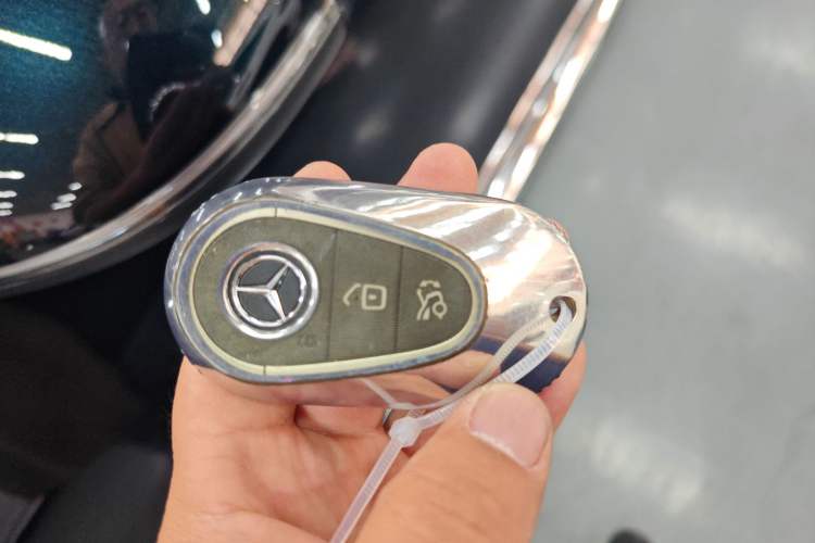 Used Mercedes-Benz C-Class 2023 Restyled C 260 L Sport Edition Vehicle Key
