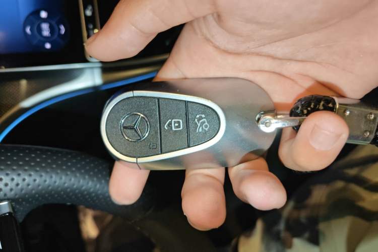 Used Mercedes-Benz C-Class 2023 C 260 L Bright Night Sports Edition Vehicle Key