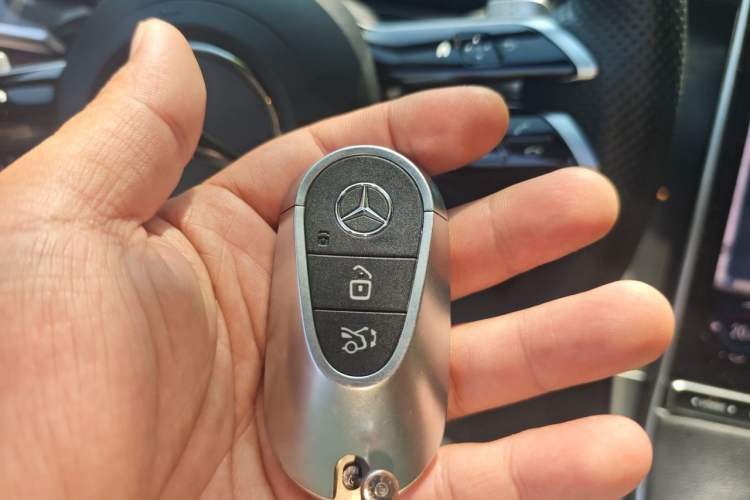 Used Mercedes-Benz C-Class 2023 Second Facelift C 260 L Sport Edition Vehicle Key