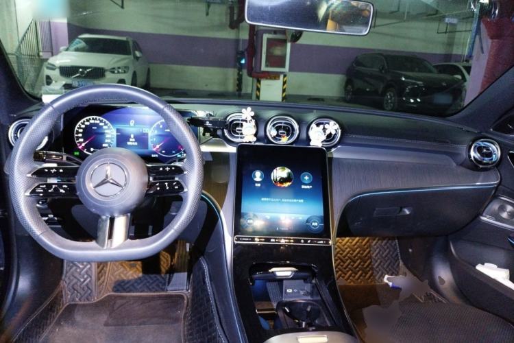 Used Mercedes-Benz C-Class 2023 Restyled C 260 L Night Edition Sports Version Center Console