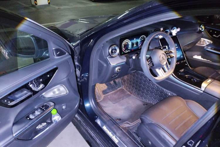 Used Mercedes-Benz C-Class 2023 Restyled C 260 L Night Edition Sports Version Driver Seat