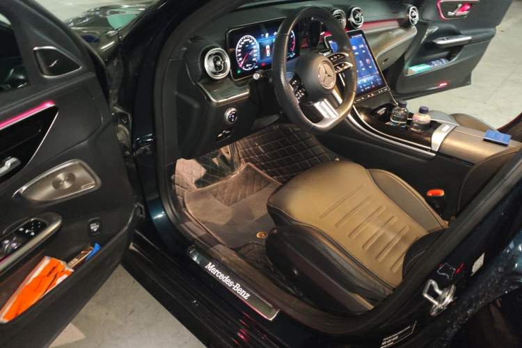 Used Mercedes-Benz C-Class 2023 Restyled C 260 L Night Edition Sports Version Driver Seat