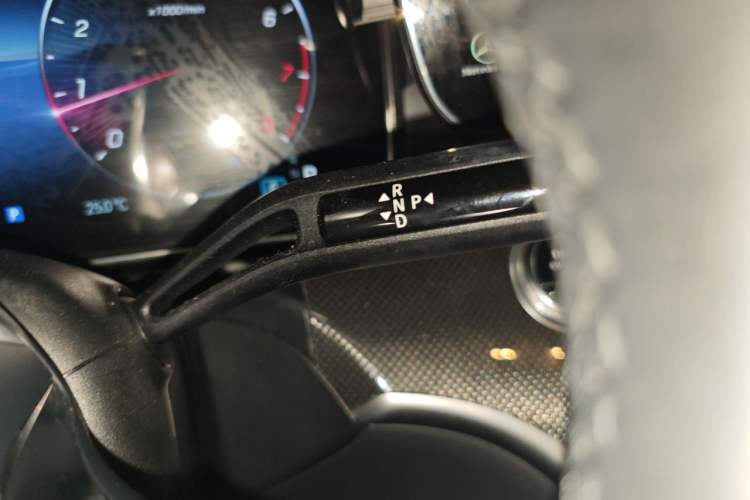 Used Mercedes-Benz C-Class 2023 Restyled C 260 L Night Edition Sports Version Gear Lever