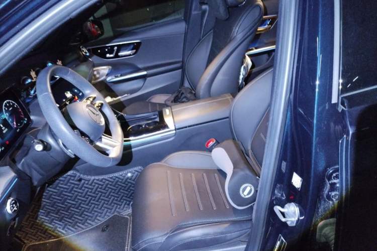 Used Mercedes-Benz C-Class 2023 Restyled C 260 L Night Edition Sports Version Left Front Seat
