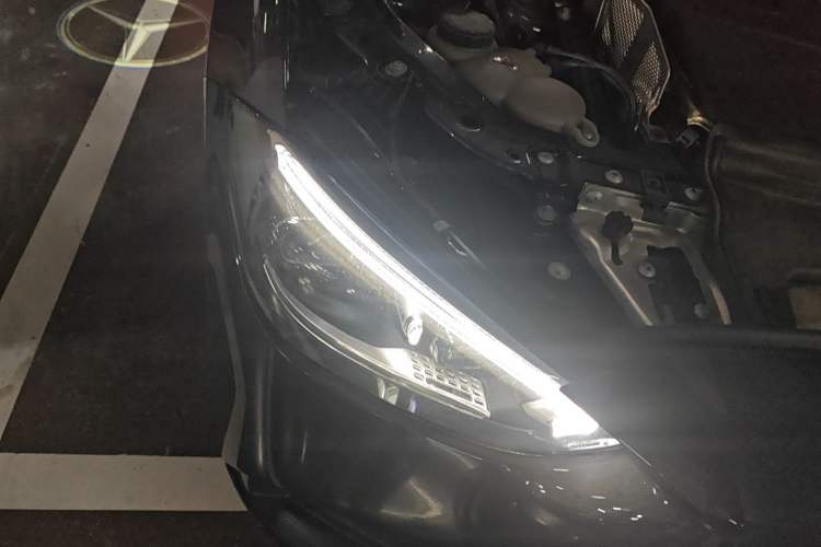 Used Mercedes-Benz C-Class 2023 Second Facelift C 260 L Starry Night Sports Edition Right Front Headlight