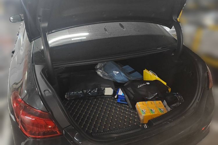 Used Mercedes-Benz C-Class 2023 Second Facelift C 260 L Starry Night Sports Edition Trunk