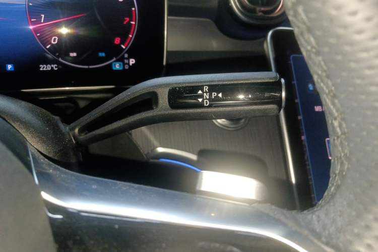 Used Mercedes-Benz C-Class 2023 C 260 L Bright Night Sports Edition Gear Lever