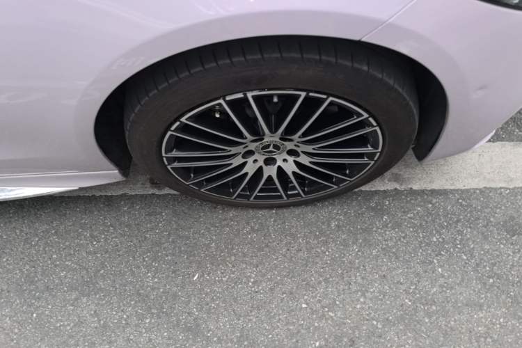 Used Mercedes-Benz C-Class 2023 Restyled C 260 L Sport Edition Right Front Wheel Hub
