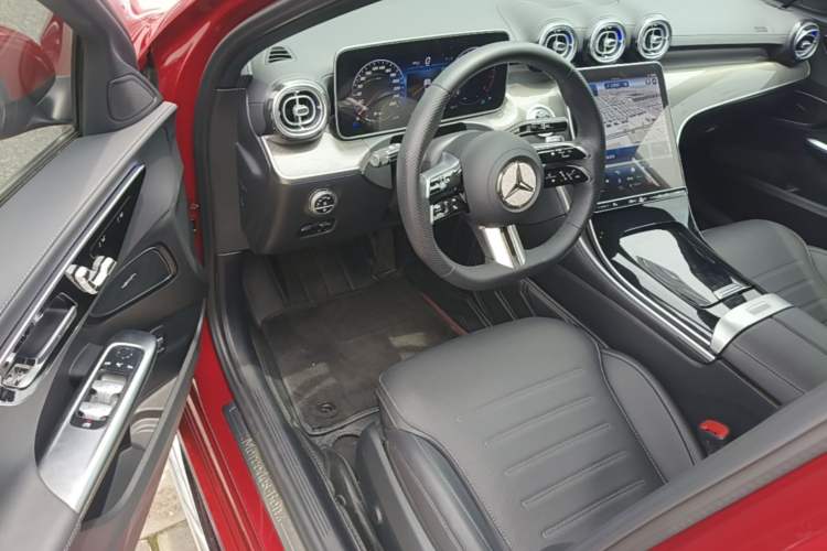 Used Mercedes-Benz C-Class 2023 Revised C 200 L Sport Edition Driver Seat
