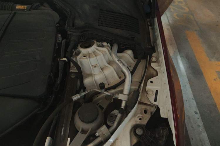 Used Mercedes-Benz C-Class 2023 C 260 L Engine Bay Left