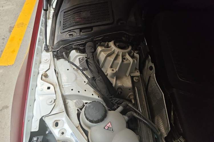 Used Mercedes-Benz C-Class 2023 C 260 L Engine Bay Right