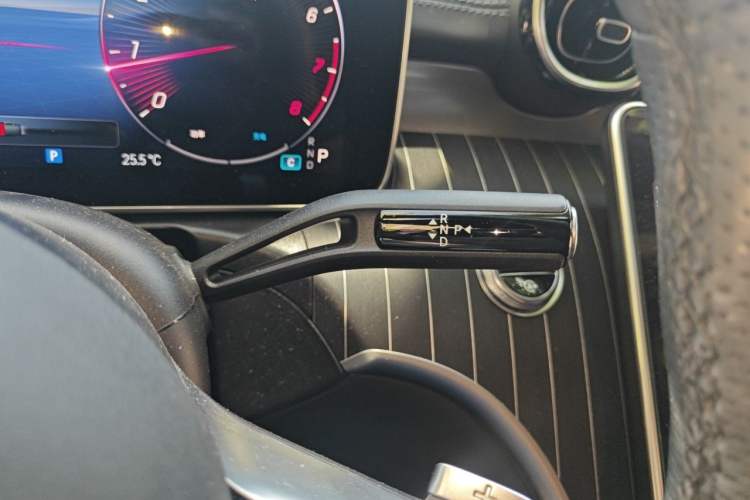 Used Mercedes-Benz C-Class 2023 C 200 L Sport Edition Gear Lever