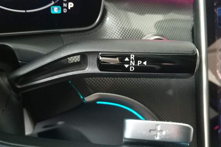 Used Mercedes-Benz C-Class 2023 Revised C 200 L Sport Edition Gear Lever