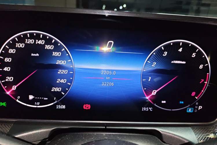 Used Mercedes-Benz C-Class 2023 C 260 L Odometer Close Up