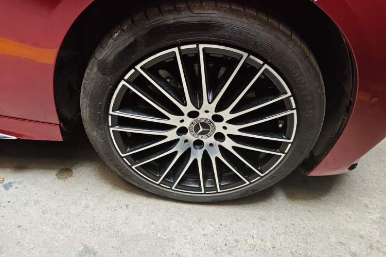 Used Mercedes-Benz C-Class 2023 C 260 L Right Front Wheel Hub