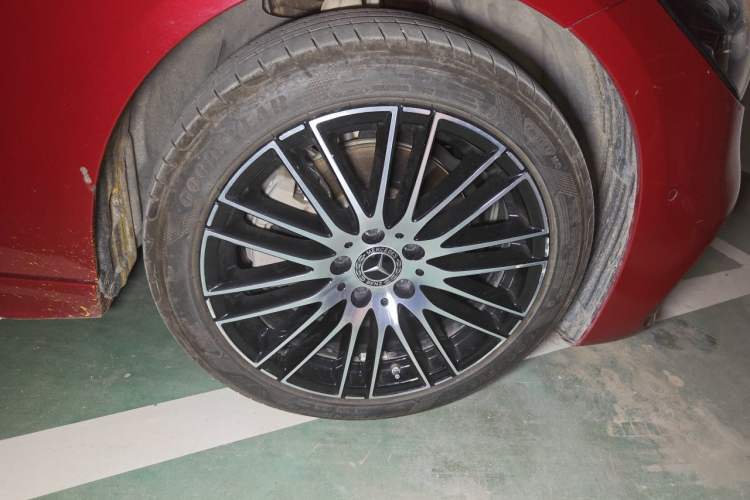 Used Mercedes-Benz C-Class 2023 Revised C 200 L Sport Edition Right Front Wheel Hub