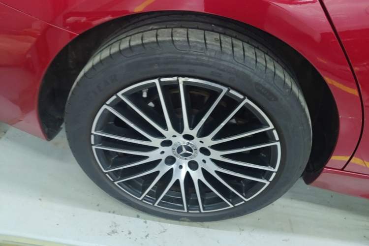 Used Mercedes-Benz C-Class 2023 C 260 L Sport Edition Right Rear Wheel Hub