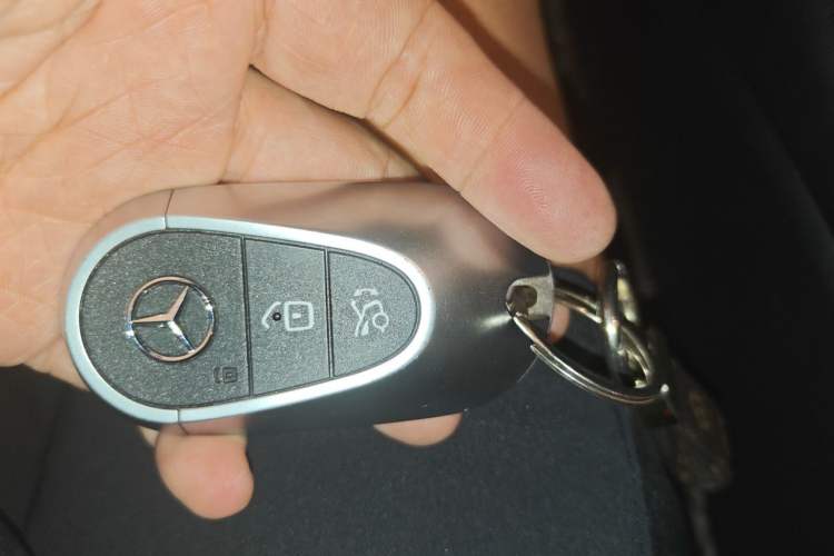 Used Mercedes-Benz C-Class 2023 Revised C 200 L Sport Edition Vehicle Key