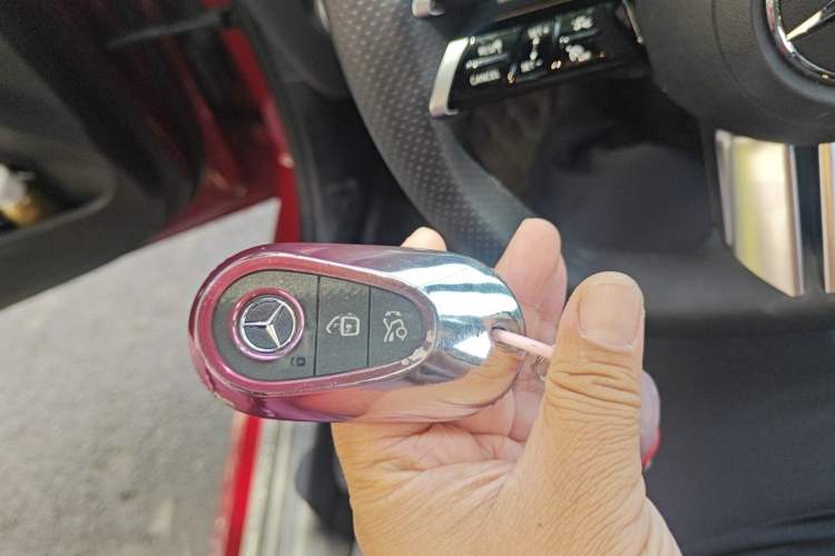 Used Mercedes-Benz C-Class 2023 C 200 L Sport Edition Vehicle Key