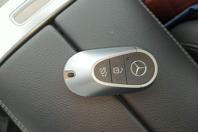 Used Mercedes-Benz C-Class 2023 Revised C 200 L Sport Edition Vehicle Key