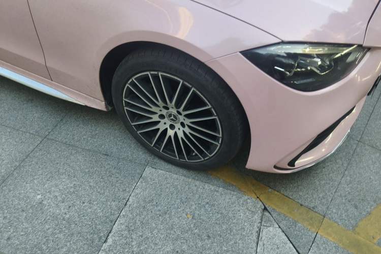 Used Mercedes-Benz C-Class 2023 C 200 L Sport Edition Right Front Wheel Hub