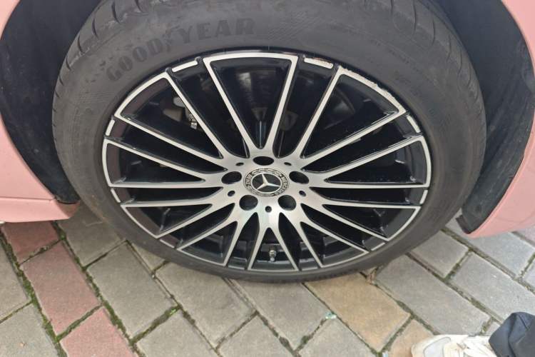 Used Mercedes-Benz C-Class 2023 Revised C 200 L Sport Edition Right Front Wheel Hub
