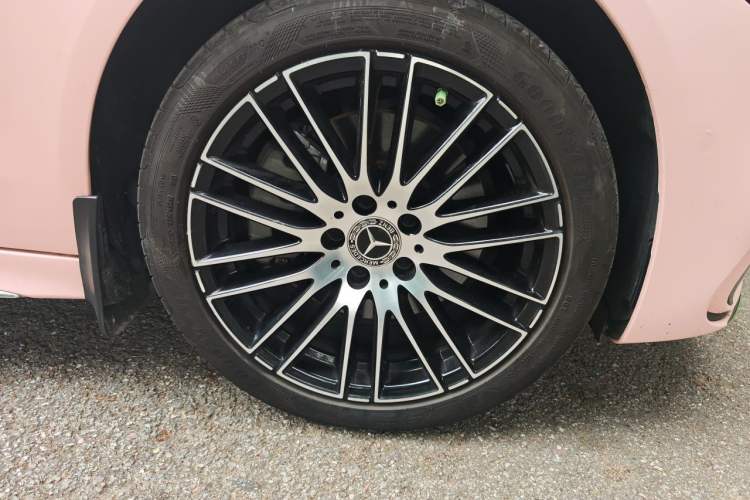 Used Mercedes-Benz C-Class 2023 Second Facelift C 260 L Sport Edition Right Front Wheel Hub