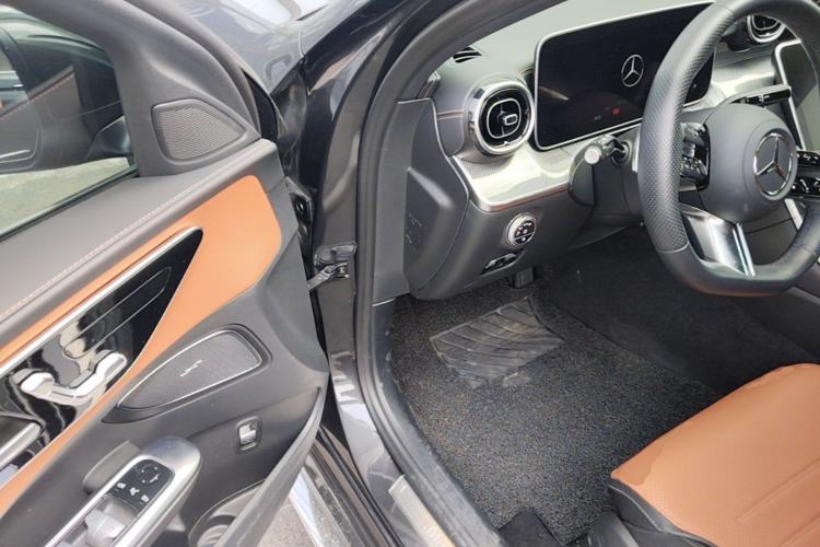 Used Mercedes-Benz C-Class 2023 Revised C 200 L Sport Edition Driver Seat