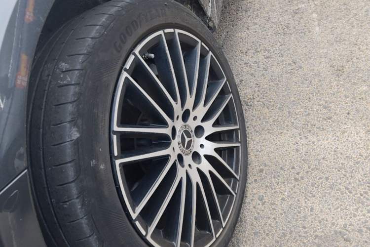 Used Mercedes-Benz C-Class 2023 Revised C 200 L Sport Edition Left Front Wheel Hub