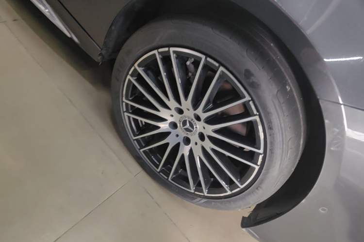 Used Mercedes-Benz C-Class 2023 Restyled C 260 L Sport Edition Right Front Wheel Hub